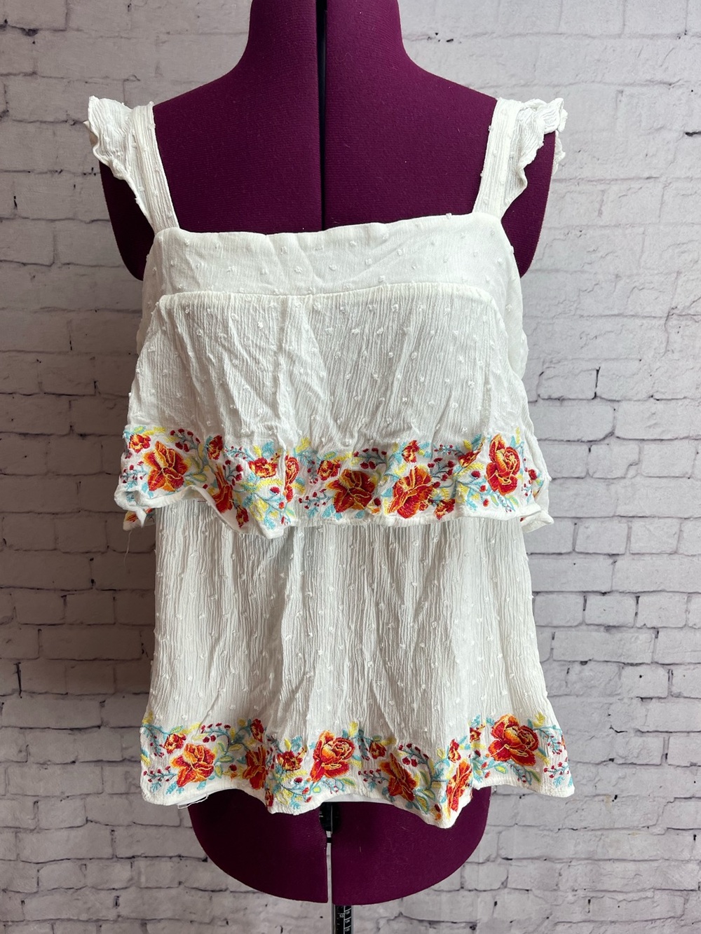 Savanna Jane size large white tank top with embroidered floral design